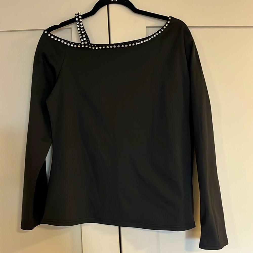 Shirt - Fancy embellished boat neck style shirt with embellish cut out shoulder